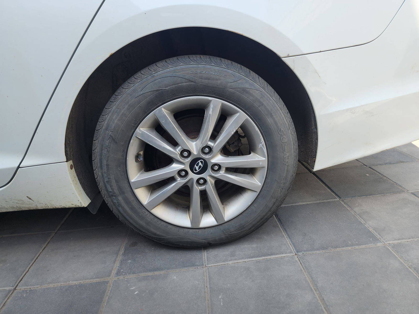 2015 HYUNDAI SONATA — 163152 Miles — Lot 1829 — Al Quoz - Marhaba Auctions Used Cars - Image 10