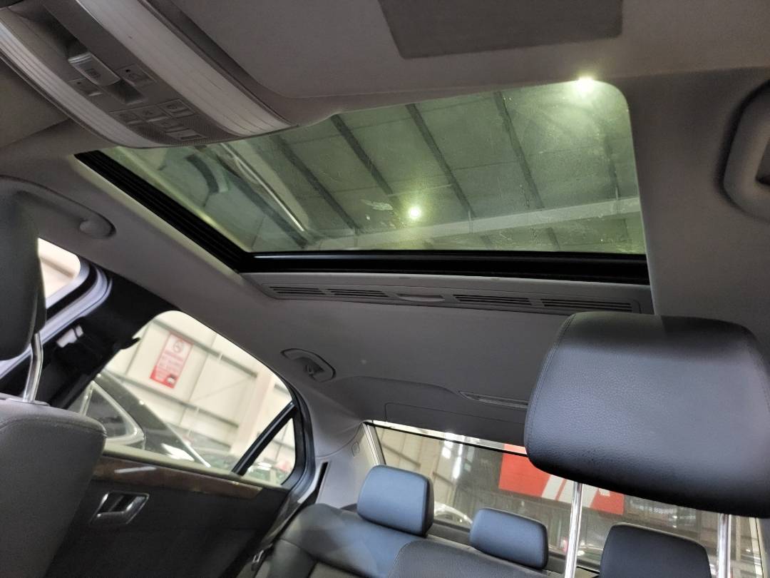 2011 MERCEDES BENZ E 350 — 180813 Miles — Lot 39276745 — Souq - Marhaba Auctions Used Cars - Image 10