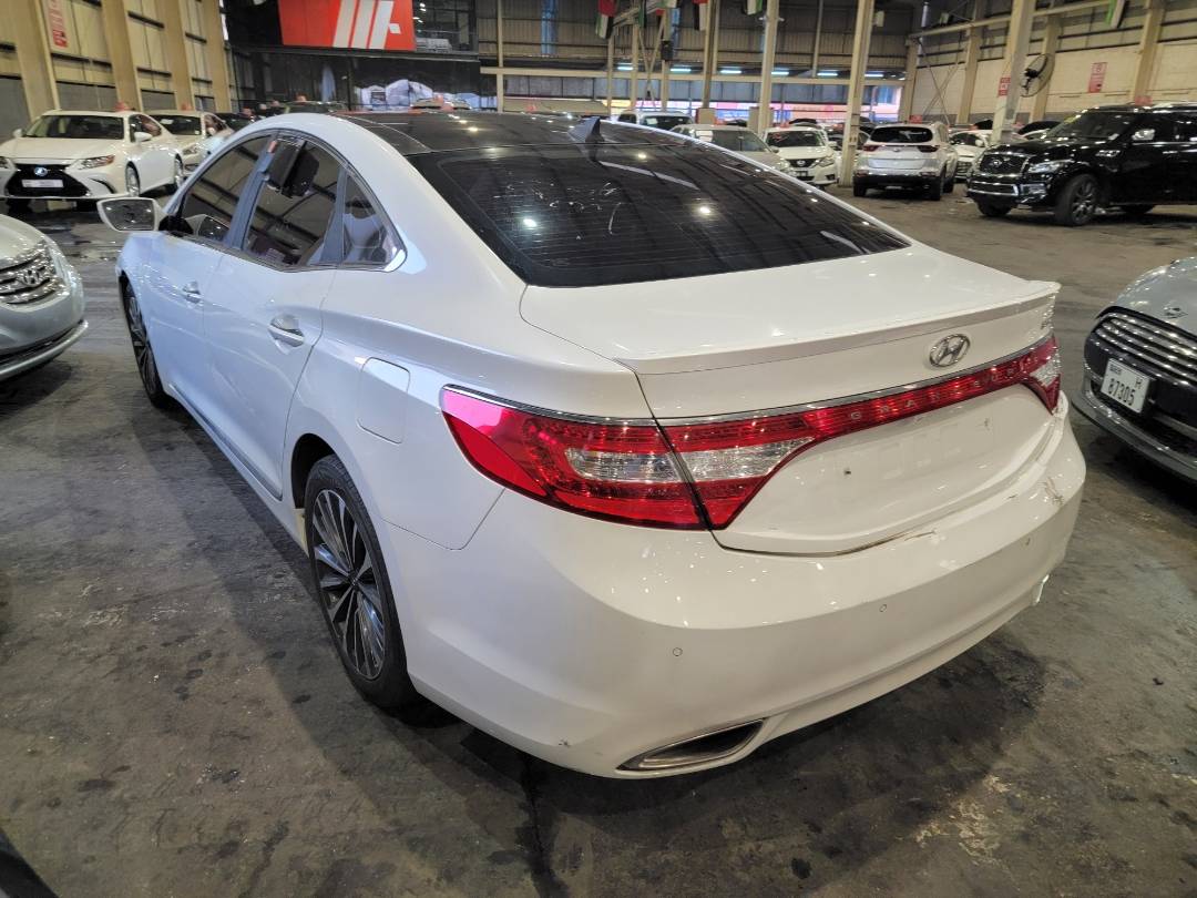 2012 HYUNDAI GRANDEUR — 205689 KM — Lot 169072 — Main - Marhaba Auctions Used Cars - Image 4