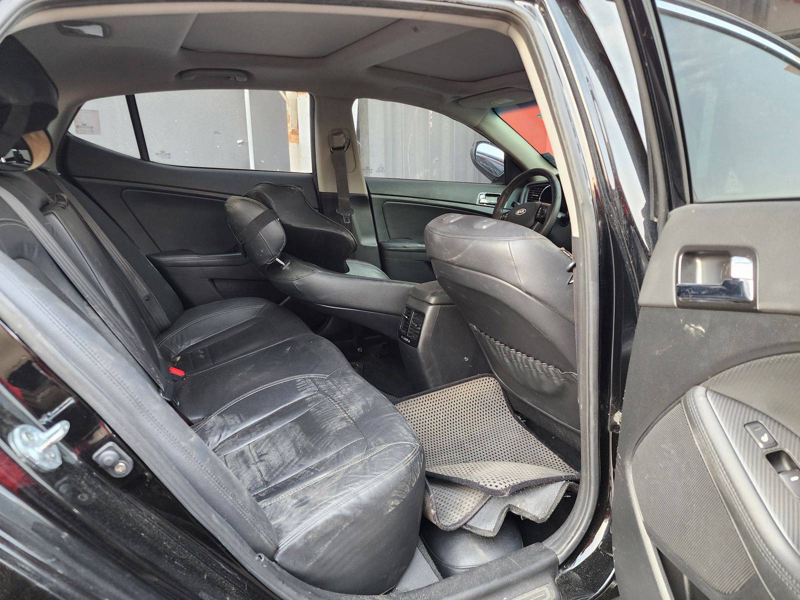 2012 KIA K5 — 226597 KM — Lot 06899 — Main - Marhaba Auctions Used Cars - Image 7