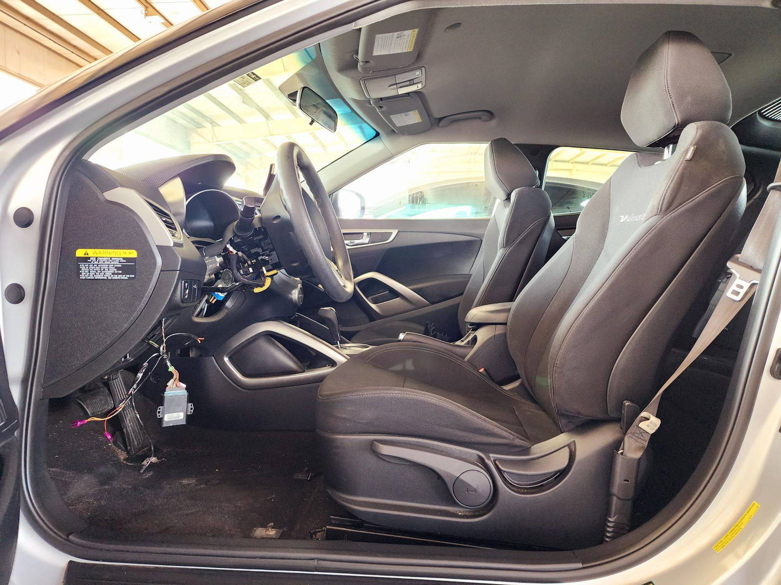 2016 HYUNDAI VELOSTER — 61157 Miles — Lot 215478 — Souq - Marhaba Auctions Used Cars - Image 8