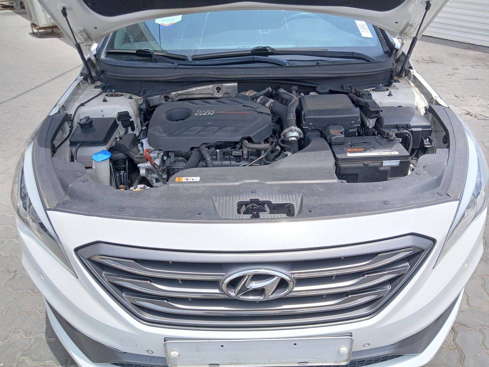 2016 HYUNDAI SONATA — 233270 KM — Lot 178570 — Souq - Marhaba Auctions Used Cars - Image 11
