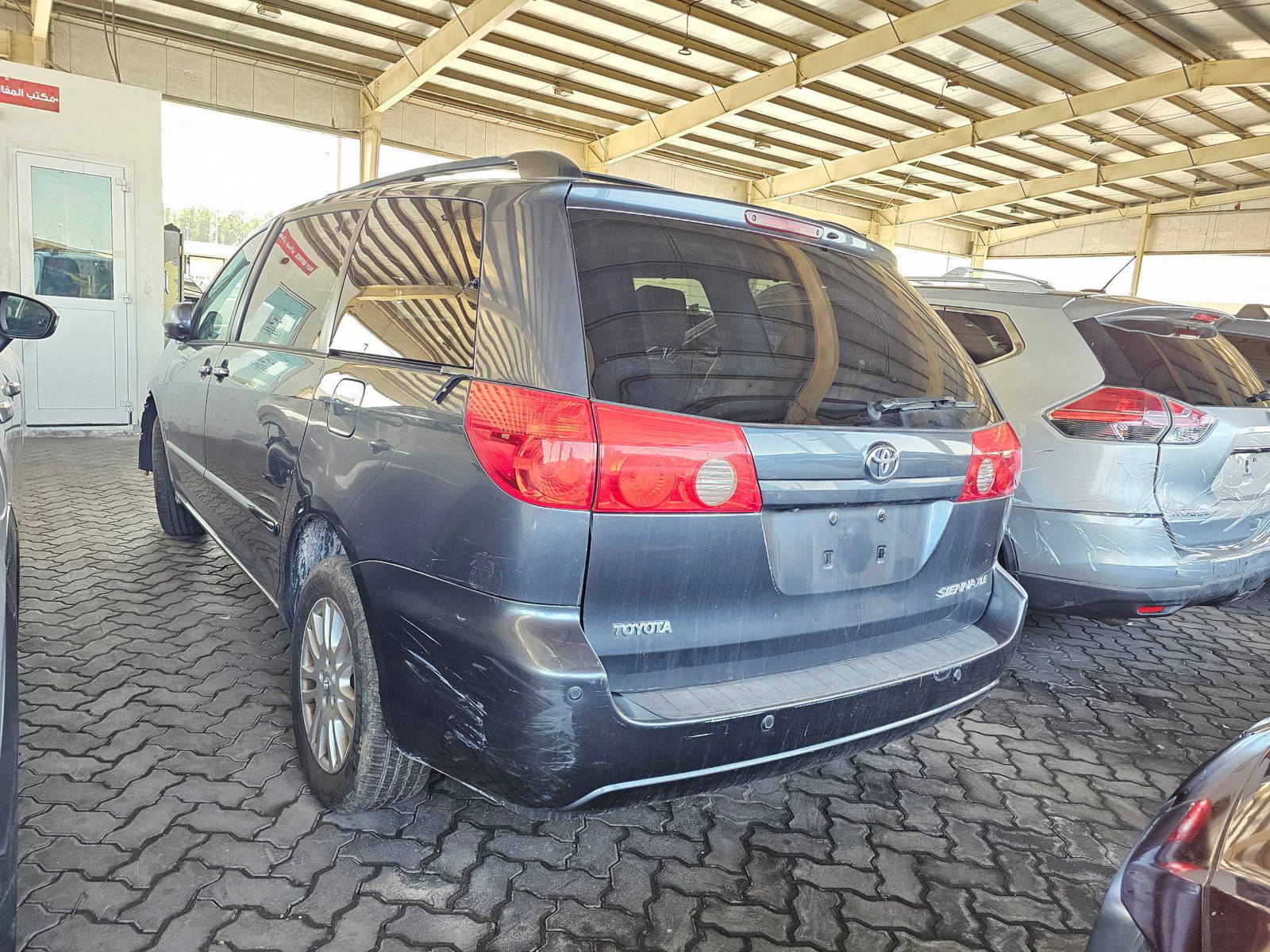 2009 TOYOTA SIENNA — 141101 Miles — Lot S243678 — Souq - Marhaba Auctions Used Cars - Image 3