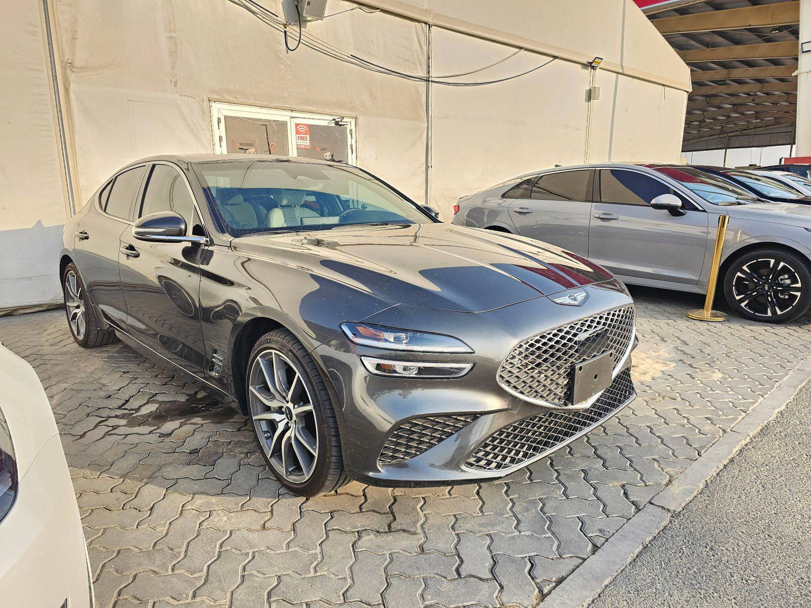 2025 GENESIS G70 — 5683 KM — Lot U152195 — Souq - Marhaba Auctions Used Cars - Image 4