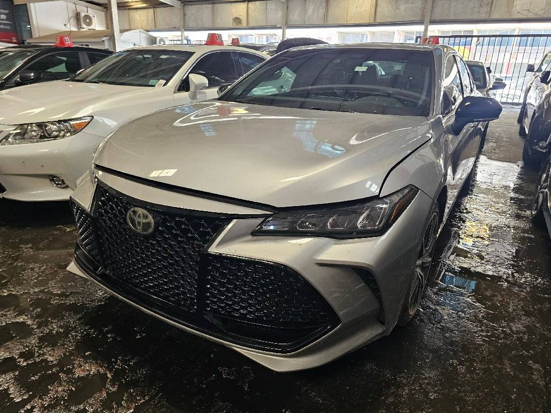 TOYOTA AVALON