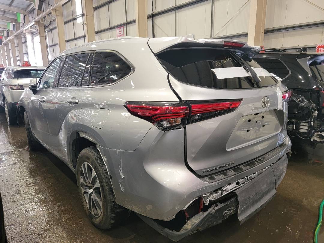 2022 TOYOTA HIGHLANDER — 46230 Miles — Lot 38504909 — Main - Marhaba Auctions Used Cars - Image 3