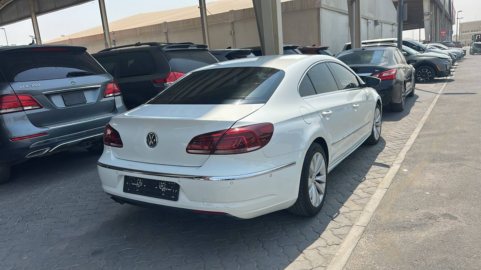 2016 VOLKSWAGEN PASSAT — 184440 KM — Lot AN6GE508311 — Souq - Marhaba Auctions Used Cars - Image 4