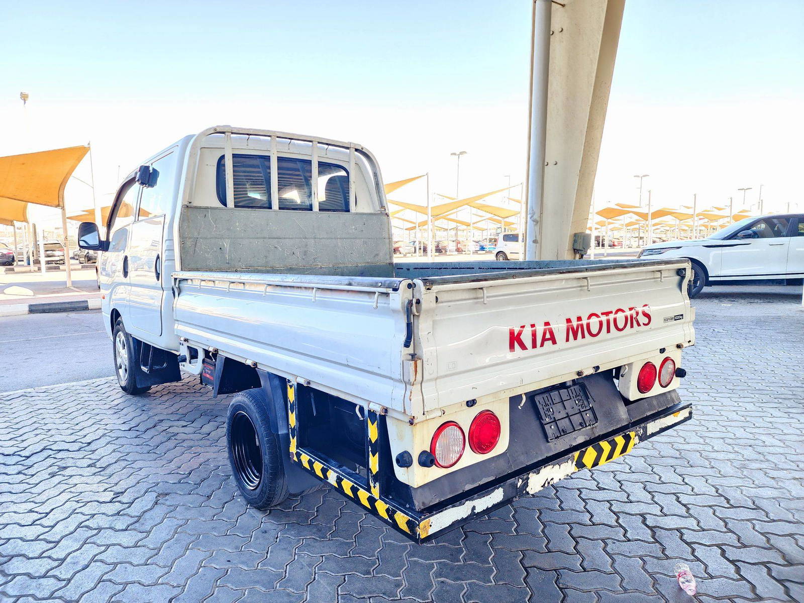2011 KIA BONGO — 78852 KM — Lot 74ABK601010 — Souq - Marhaba Auctions Used Cars - Image 5