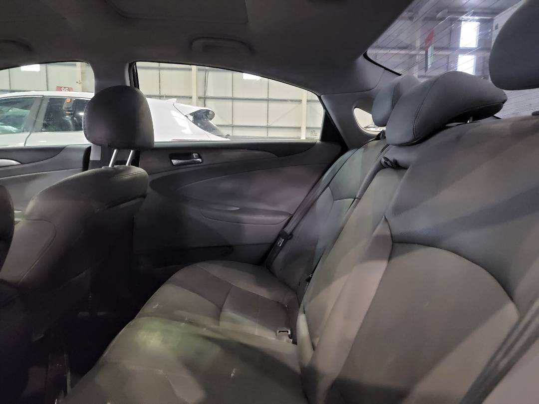 2015 HYUNDAI SONATA — 95632 Miles — Lot 82461304 — Souq - Marhaba Auctions Used Cars - Image 7