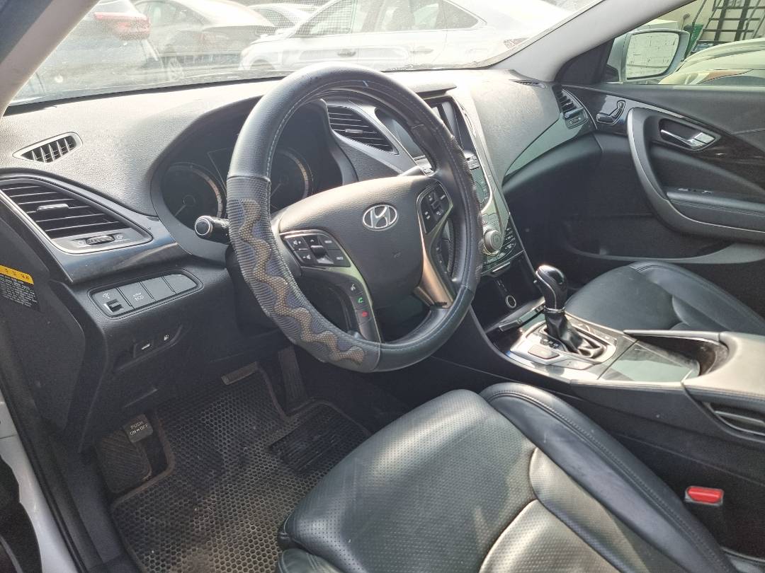 2011 HYUNDAI GRANDEUR — 129403 KM — Lot 214587 — Main - Marhaba Auctions Used Cars - Image 7