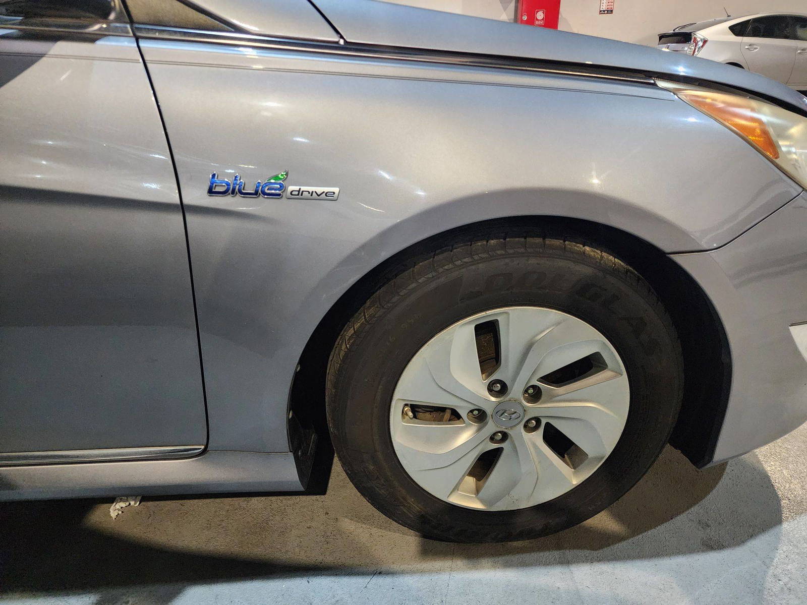 2015 HYUNDAI SONATA — 126594 Miles — Lot 930098 — Al Quoz - Marhaba Auctions Used Cars - Image 12