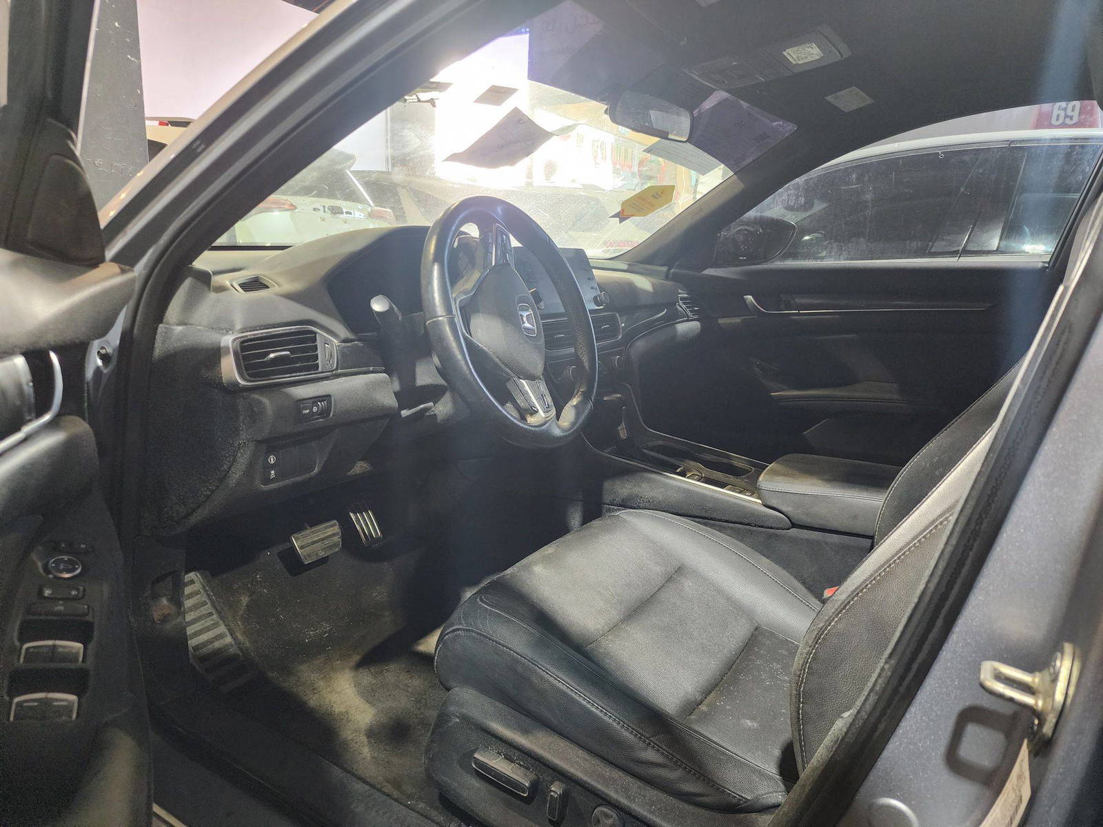 2019 HONDA ACCORD — 161797 Miles — Lot KA154809 — Souq - Marhaba Auctions Used Cars - Image 8