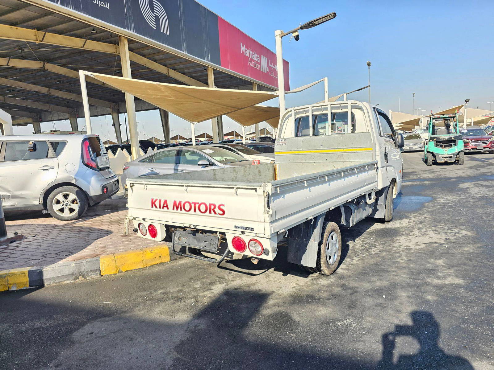 2016 KIA BONGO 3 — 196871 KM — Lot 085765 — Ind. 12 - Marhaba Auctions Used Cars - Image 6