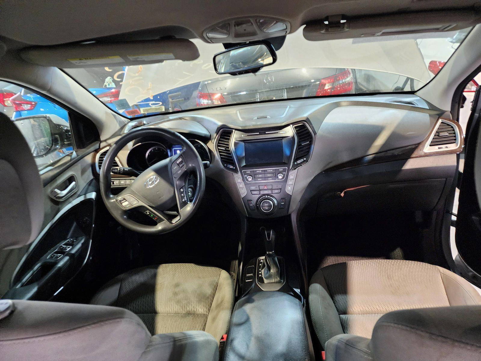 2017 HYUNDAI SANTA FE — 164944 Miles — Lot 209342 — Al Quoz - Marhaba Auctions Used Cars - Image 7