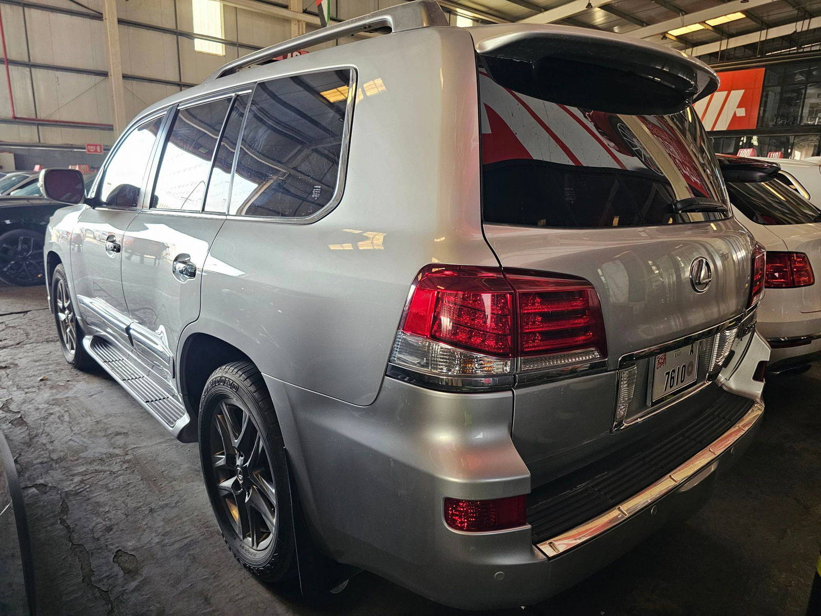 Lexus LX 570 2015 view 2