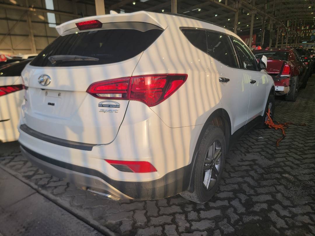 2017 HYUNDAI SANTA FE — 177521 Miles — Lot 41560636 — Main - Marhaba Auctions Used Cars - Image 4
