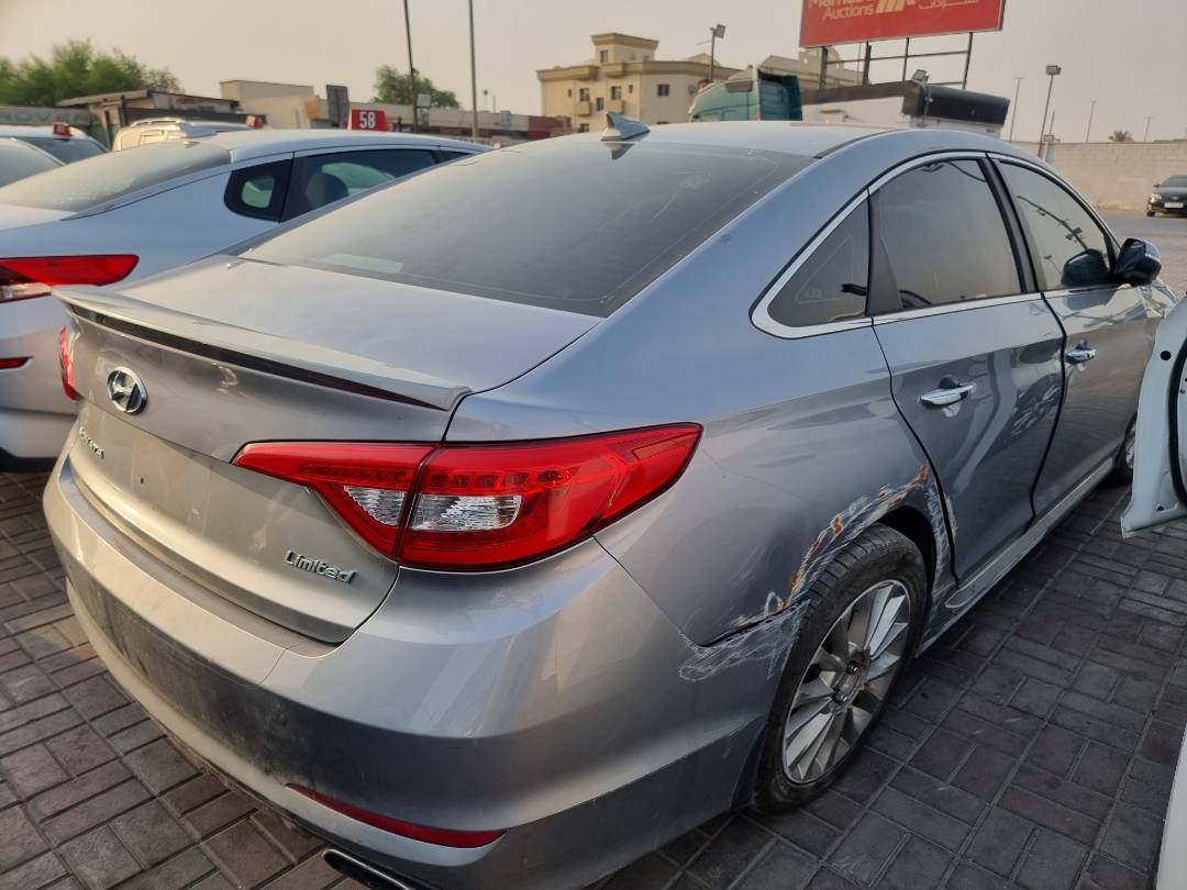 2015 HYUNDAI SONATA — 194700 Miles — Lot 215478 — Ind. 12 - Marhaba Auctions Used Cars - Image 4