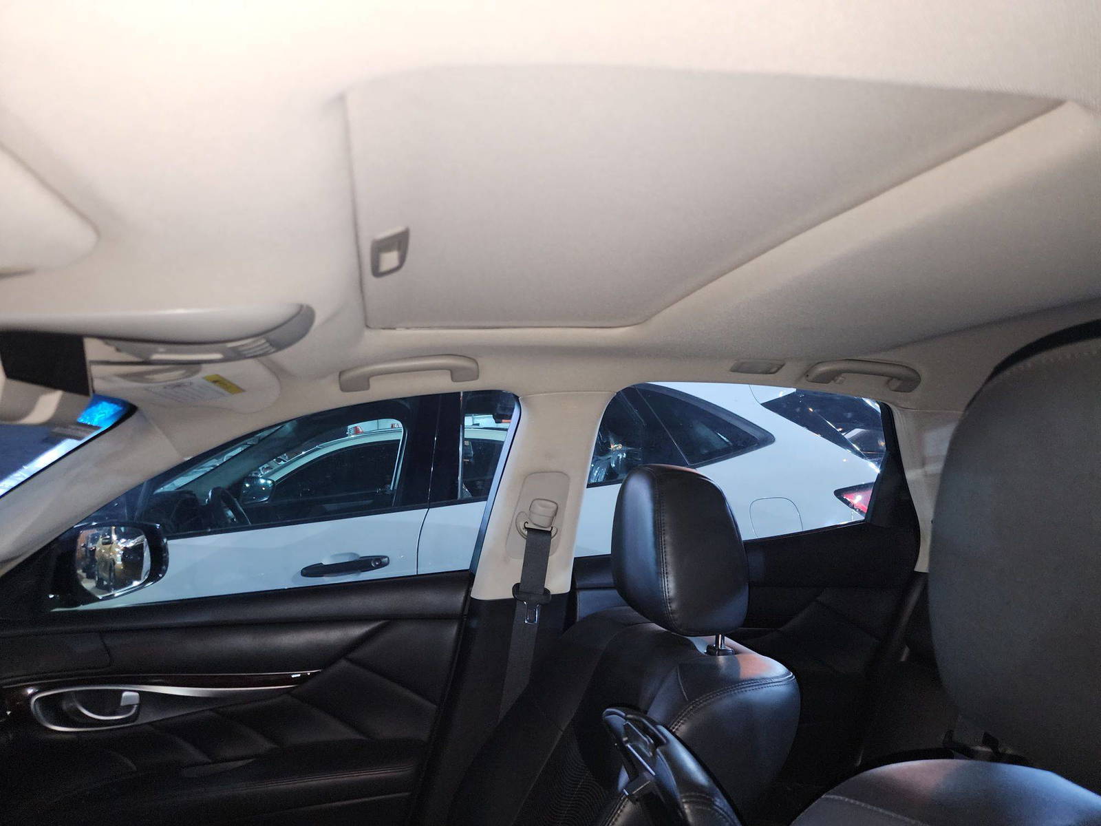 2015 INFINITI Q70 — 138440 KM — Lot M560083 - Marhaba Auctions Used Cars - Image 10