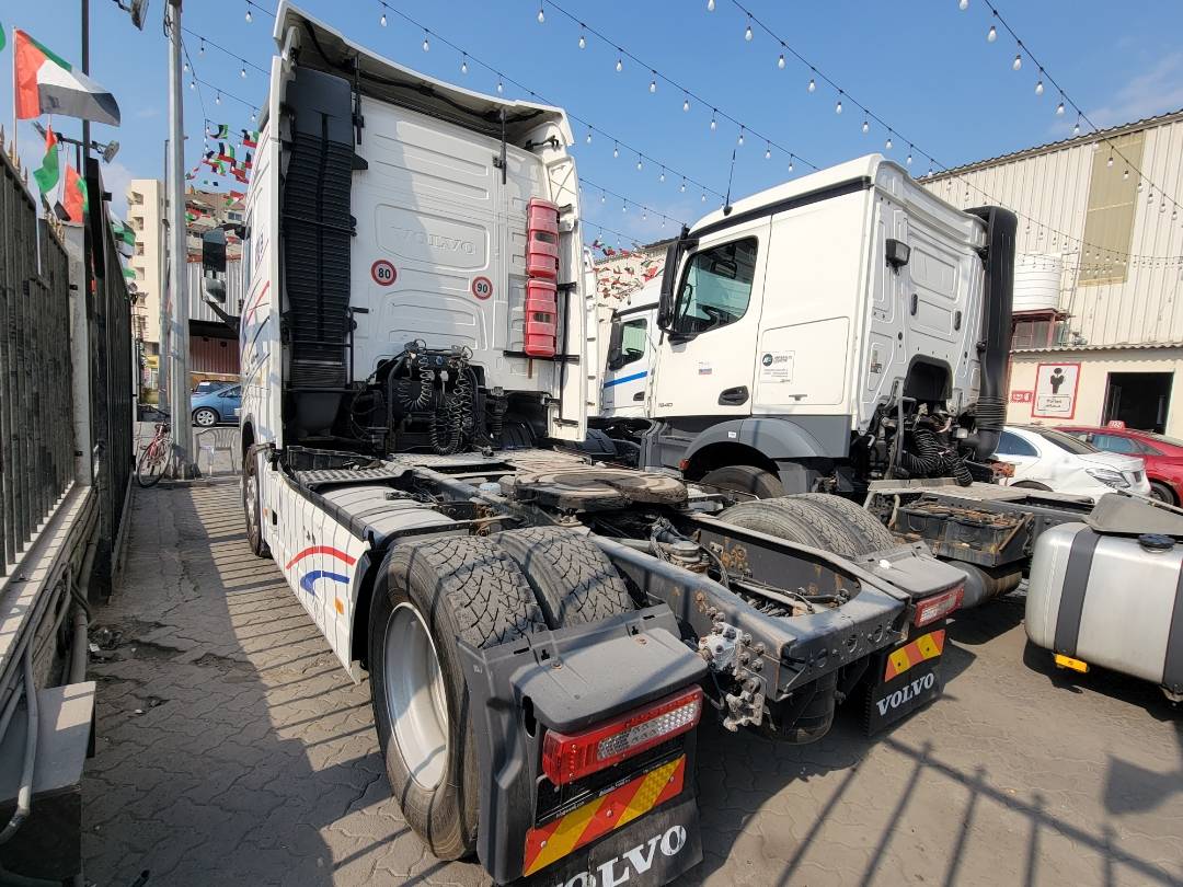 2015 VOLVO FH-Series — 959284 KM — Lot FB711893 — Main - Marhaba Auctions Used Cars - Image 4