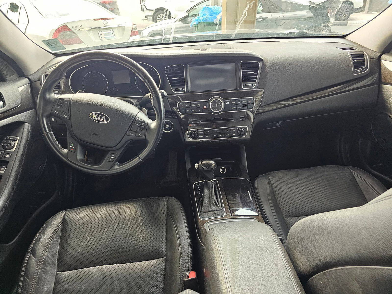 2016 KIA CADENZA — 113875 KM — Lot 12209473 — Main - Marhaba Auctions Used Cars - Image 7