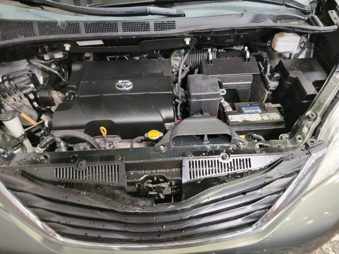 2012 TOYOTA SIENNA — 175230 Miles — Lot 041909 - Marhaba Auctions Used Cars - Image 10