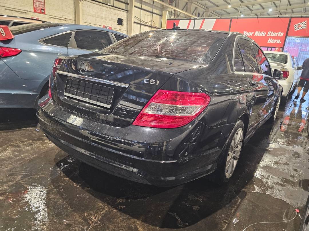 2010 MERCEDES BENZ C200 — 204377 KM — Lot A403323 — Souq - Marhaba Auctions Used Cars - Image 3