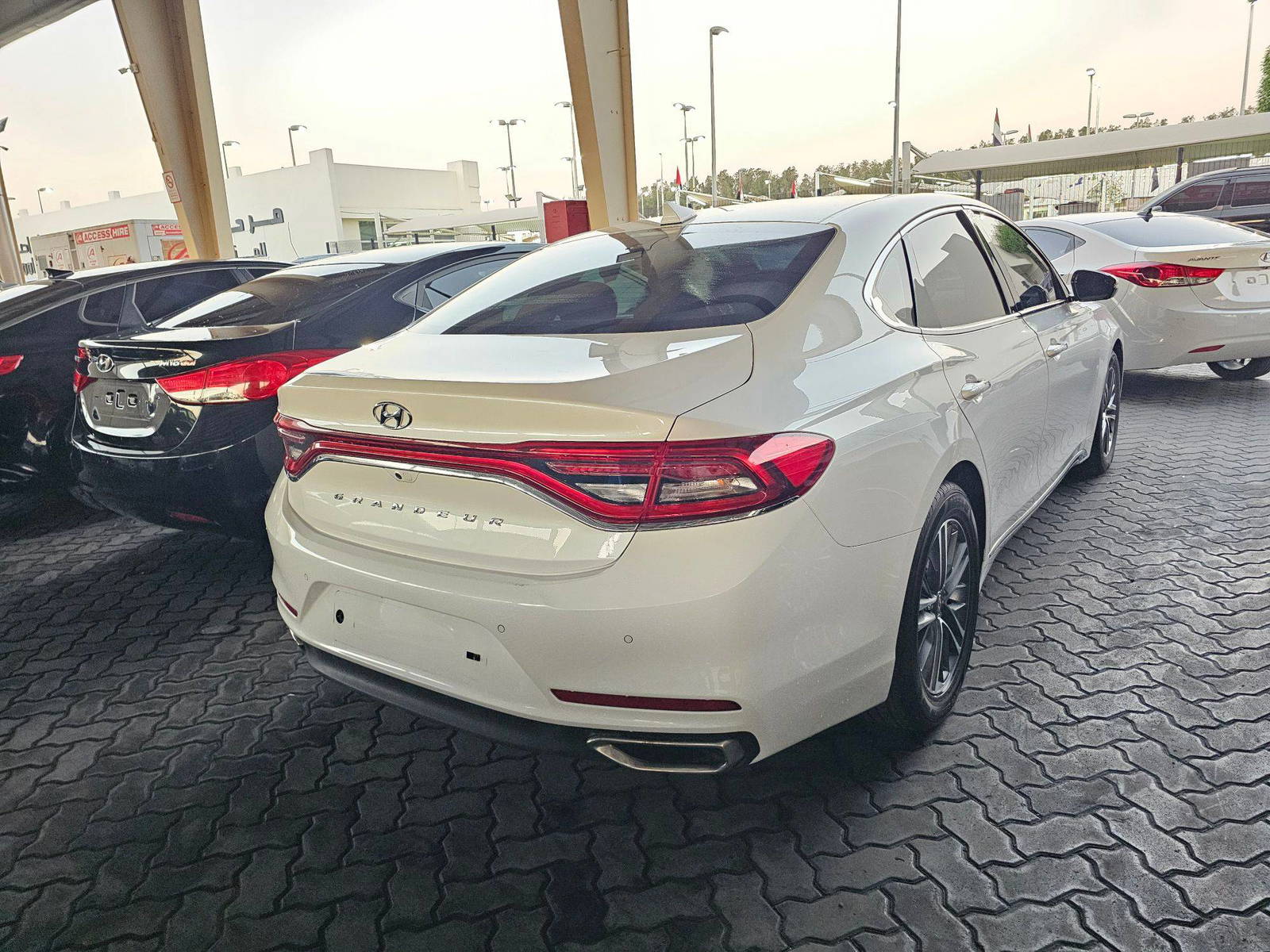 2017 HYUNDAI GRANDEUR — 58369 KM — Lot A003259 — Souq - Marhaba Auctions Used Cars - Image 5