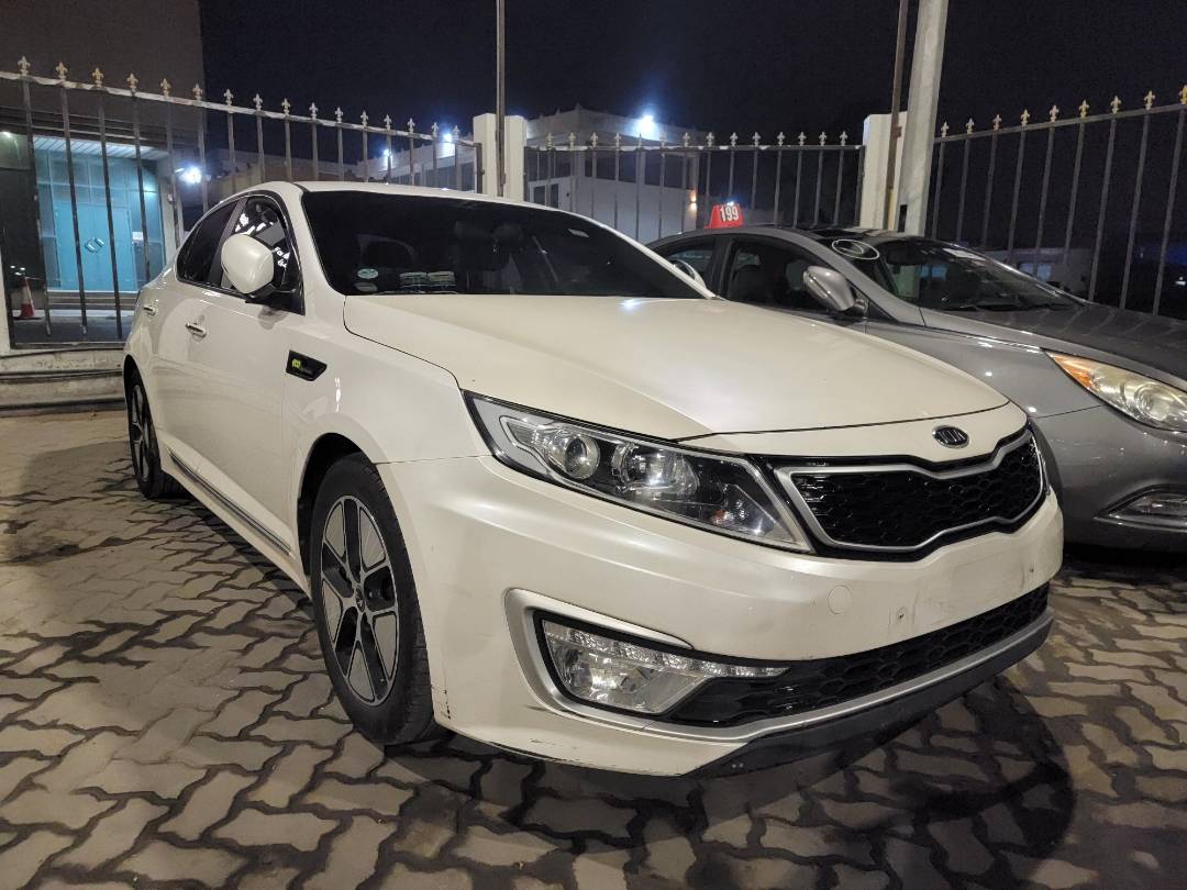 2012 KIA K5 — 225032 KM — Lot 010602 — Main - Marhaba Auctions Used Cars - Image 4