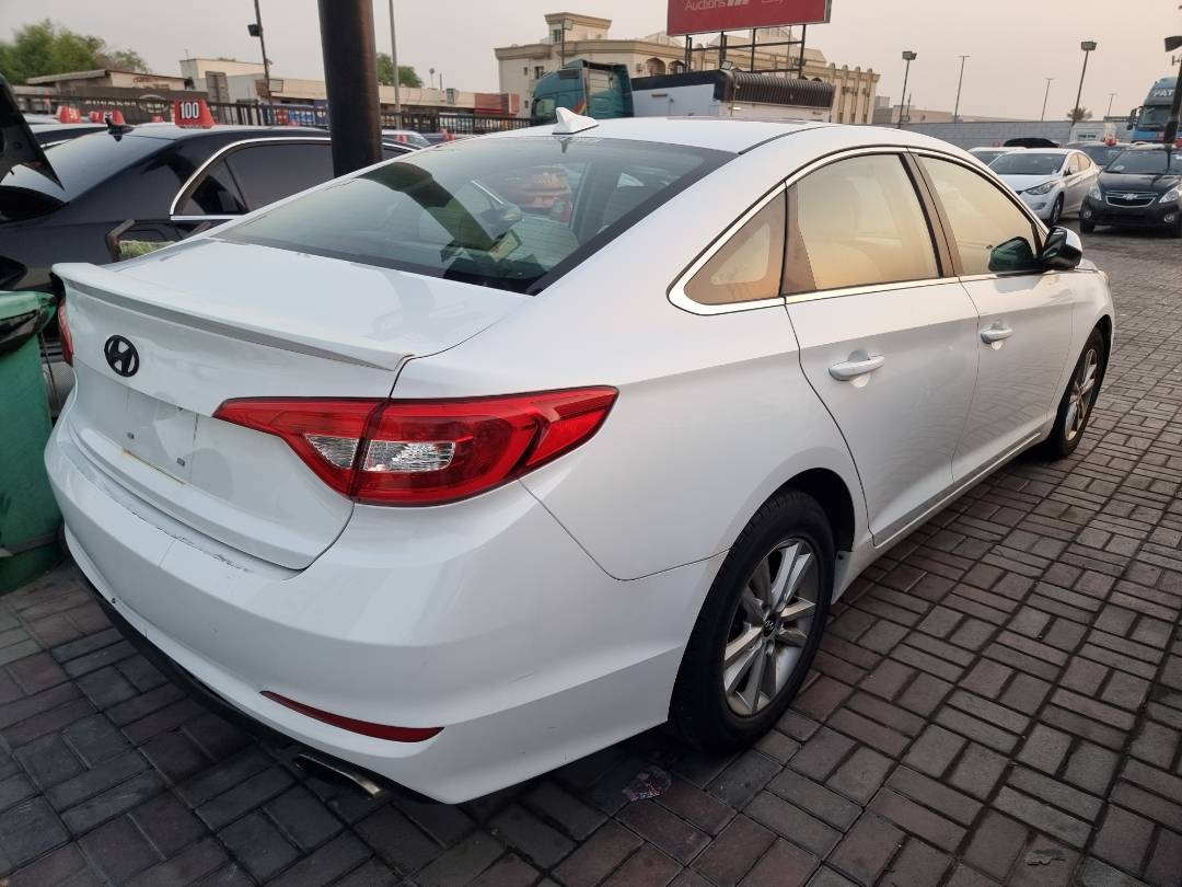 2015 HYUNDAI SONATA — 186610 Miles — Lot 215478 — Ind. 12 - Marhaba Auctions Used Cars - Image 4