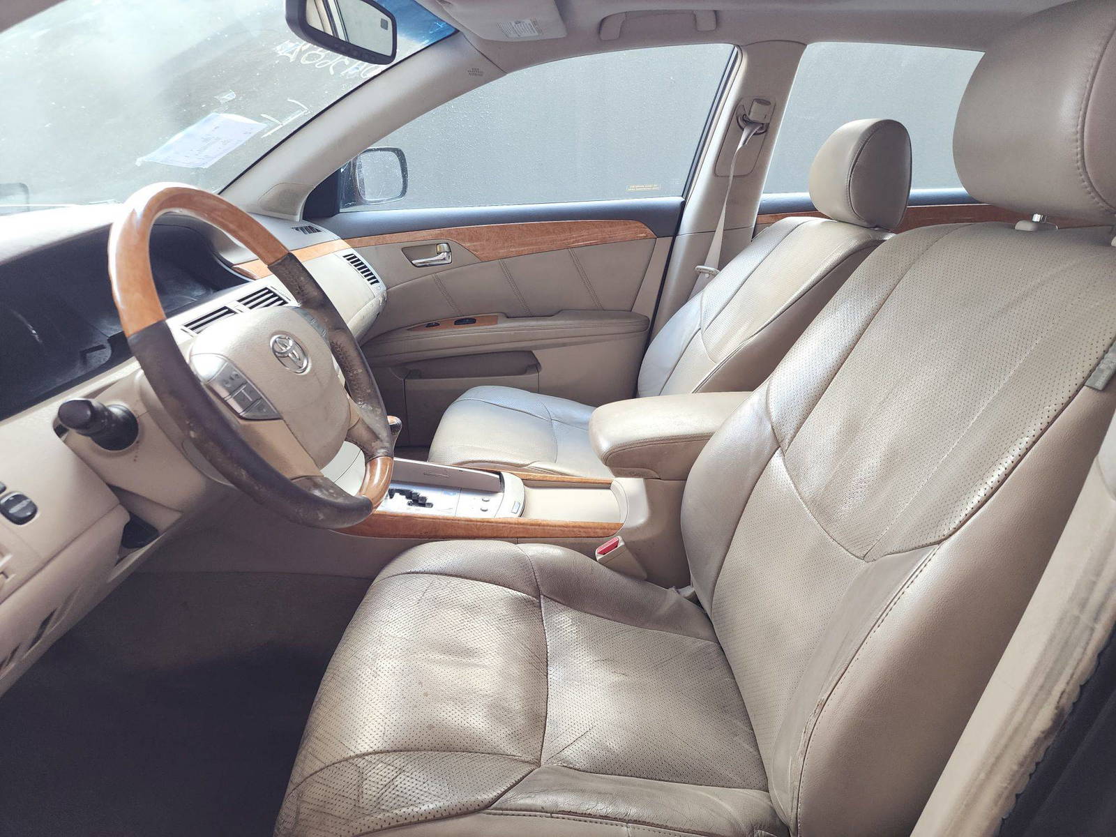 2005 TOYOTA AVALON — 195166 Miles — Lot 40688456 — Main - Marhaba Auctions Used Cars - Image 5
