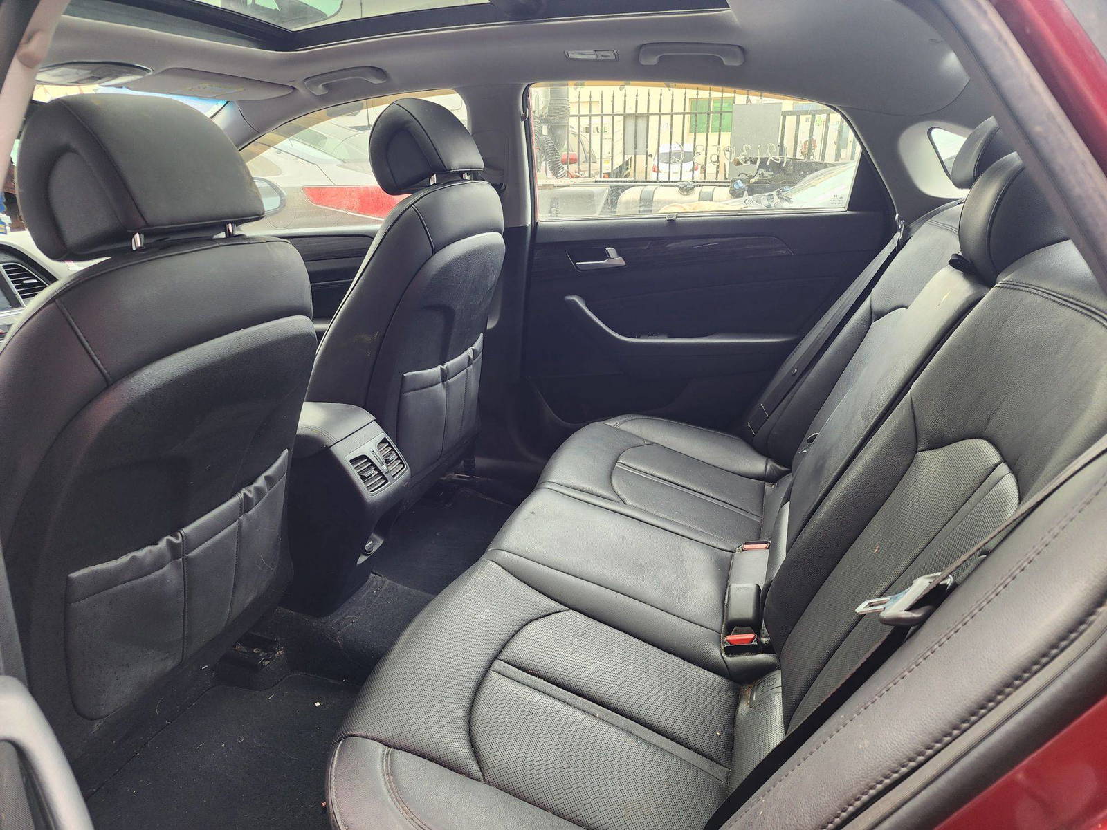 2015 HYUNDAI SONATA — 252755 KM — Lot 52746 — Al Quoz - Marhaba Auctions Used Cars - Image 7