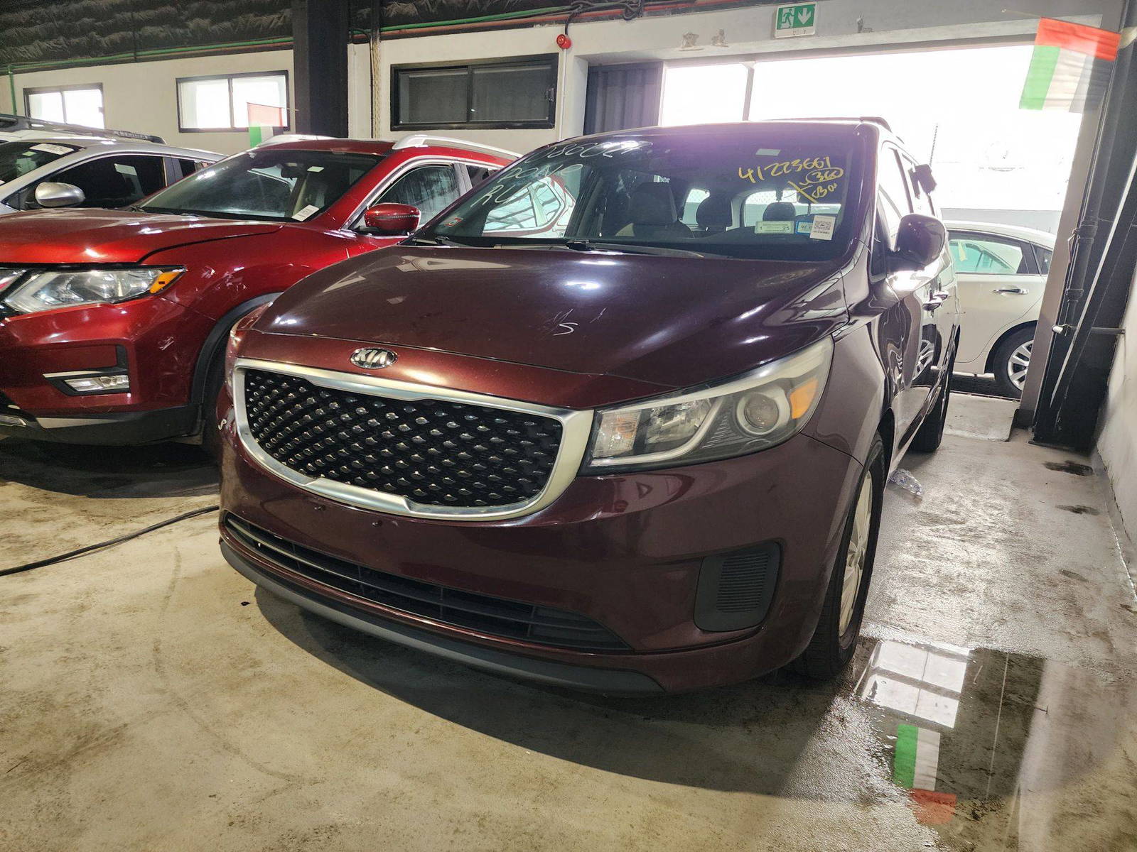 2016 KIA SEDONA — 210855 Miles — Lot 41223661 — Al Quoz - Marhaba Auctions Used Cars - Image 3