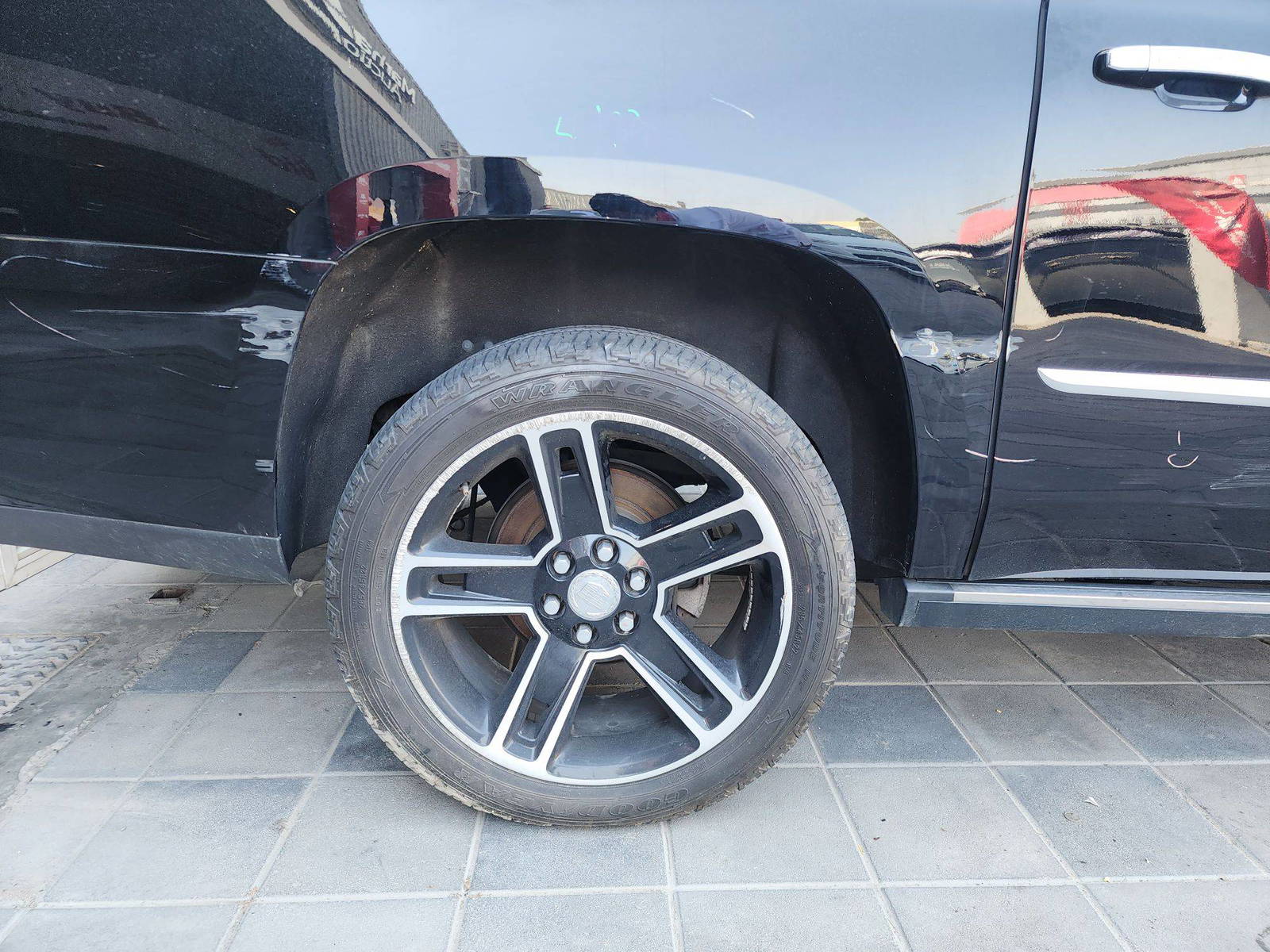 CADILLAC ESCALADE ESV PREMIUM LUXURY 2017 - Marhaba Auction Used Cars - Image 12