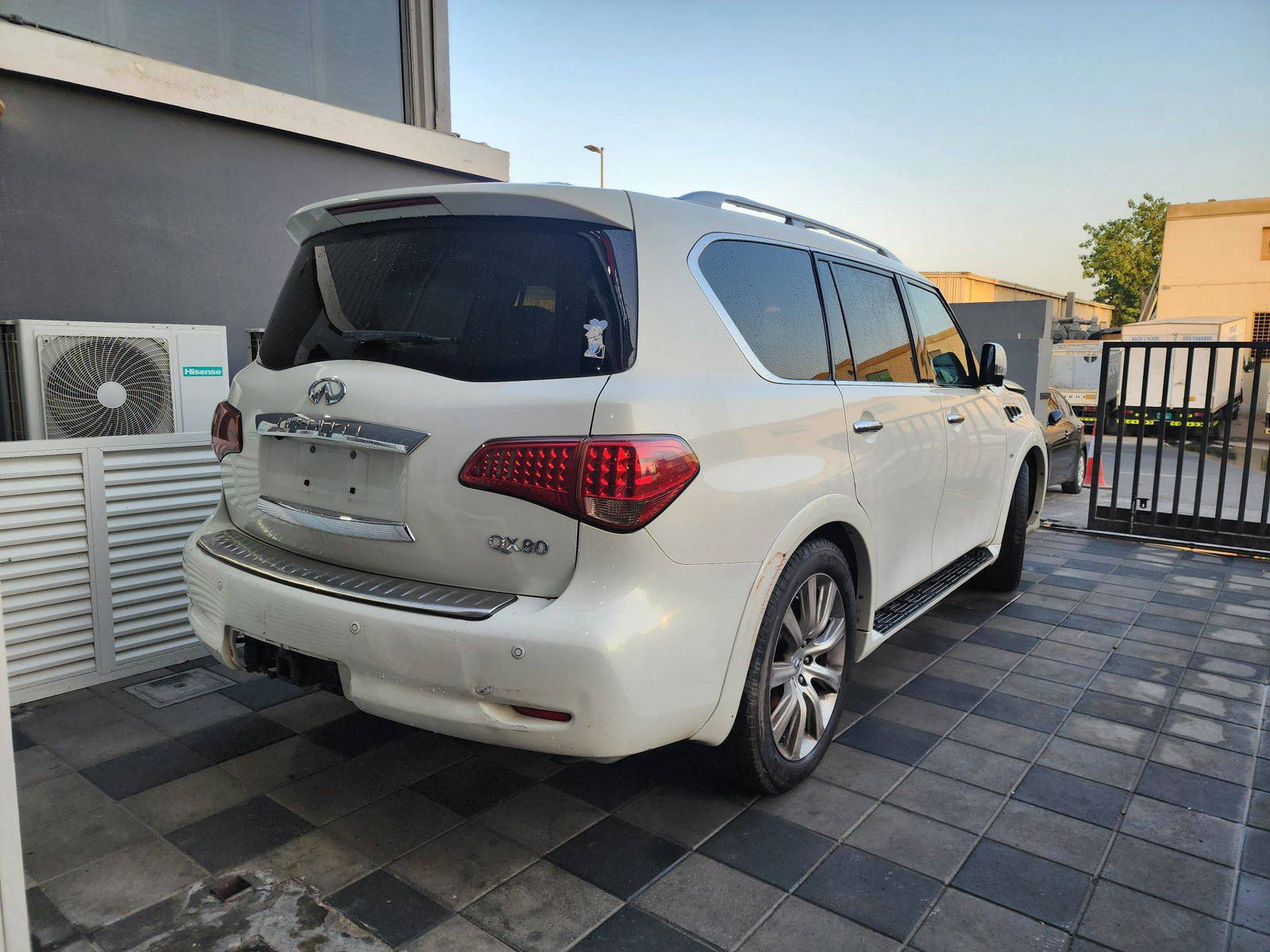 2014 INFINITI QX80 — 203264 Miles — Lot 87436484 — Main - Marhaba Auctions Used Cars - Image 5
