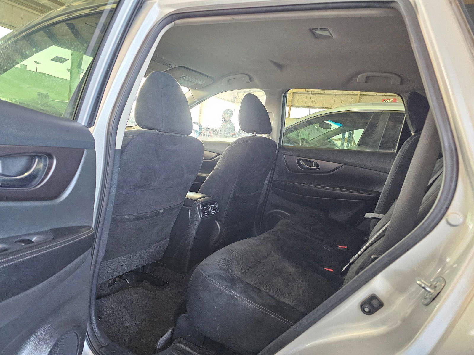 2016 NISSAN ROGUE — 170920 Miles — Lot T8GC896080 — Souq - Marhaba Auctions Used Cars - Image 6