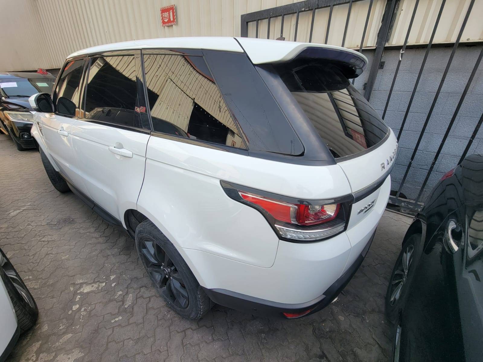 2016 LAND ROVER RANGE ROVER SPORT HSE — 141653 Miles — Lot 215478 — Main - Marhaba Auctions Used Cars - Image 6