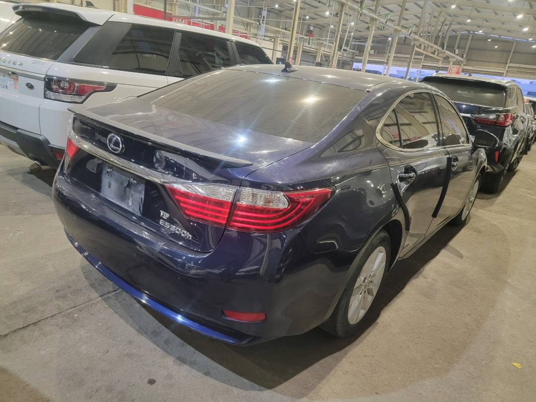 2013 LEXUS ES 300H — 175771 KM — Lot D2001212 — Main - Marhaba Auctions Used Cars - Image 6