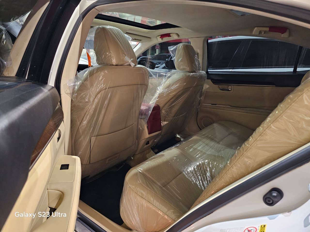 2015 LEXUS ES 350 — 111867 Miles — Lot F2161779 — Main - Marhaba Auctions Used Cars - Image 7