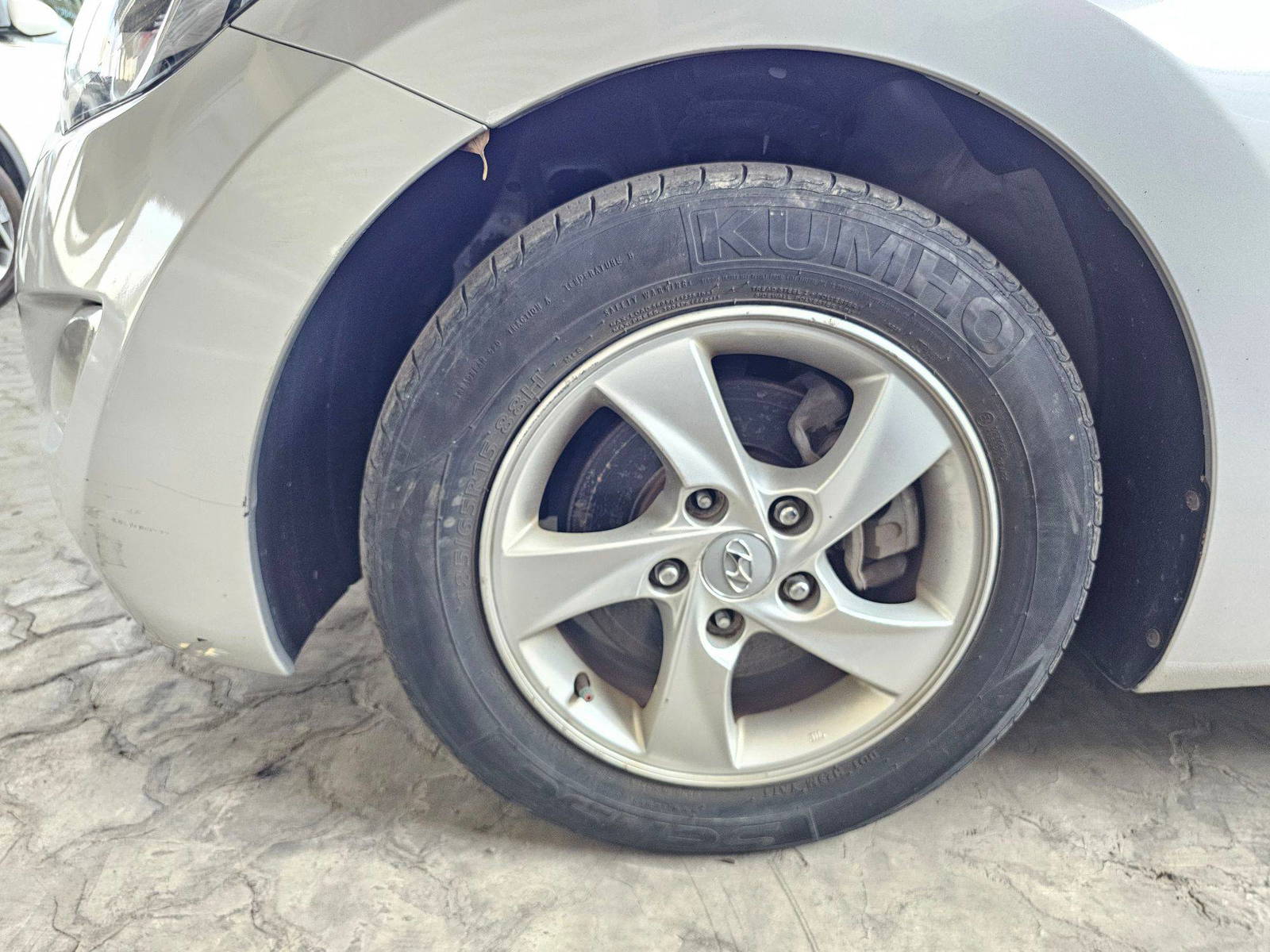 2012 HYUNDAI AVANTE — 170245 KM — Lot 200631 — Souq - Marhaba Auctions Used Cars - Image 10