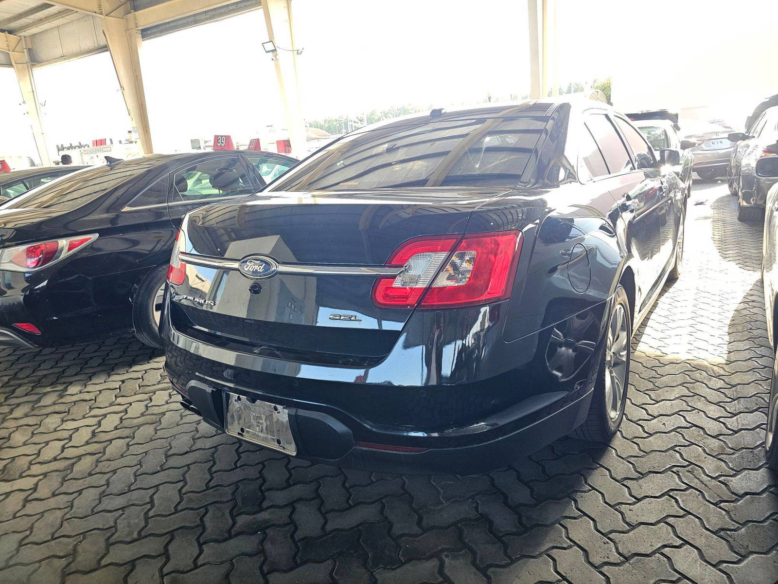2011 FORD TAURUS — 96222 KM — Lot 6BG118996 — Souq - Marhaba Auctions Used Cars - Image 3