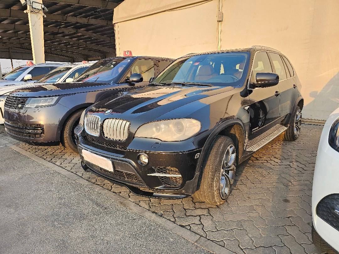 BMW X5 M 2011 vehicle photo