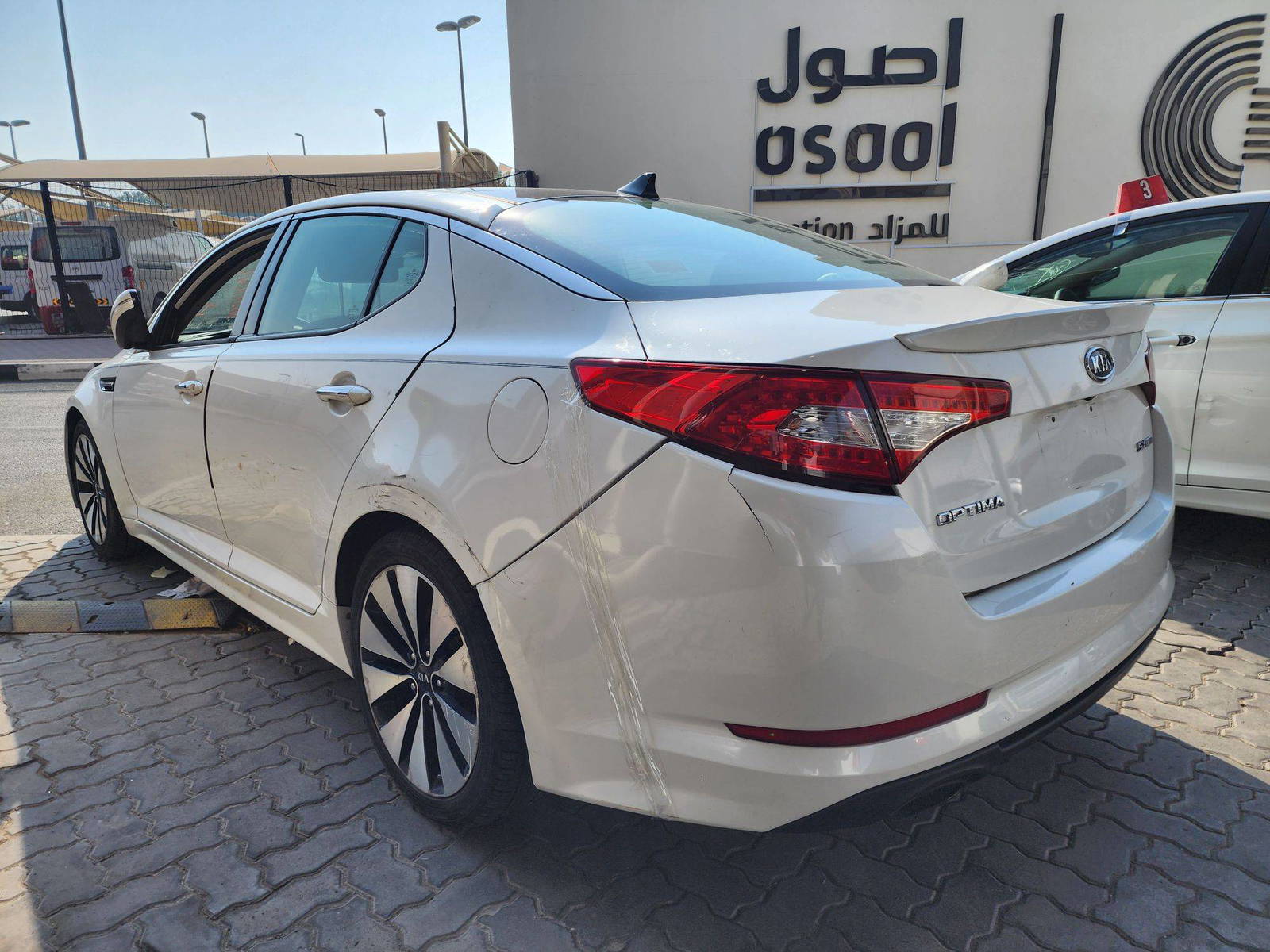 2011 KIA OPTIMA — 175110 Miles — Lot 38517069 — Souq - Marhaba Auctions Used Cars - Image 3