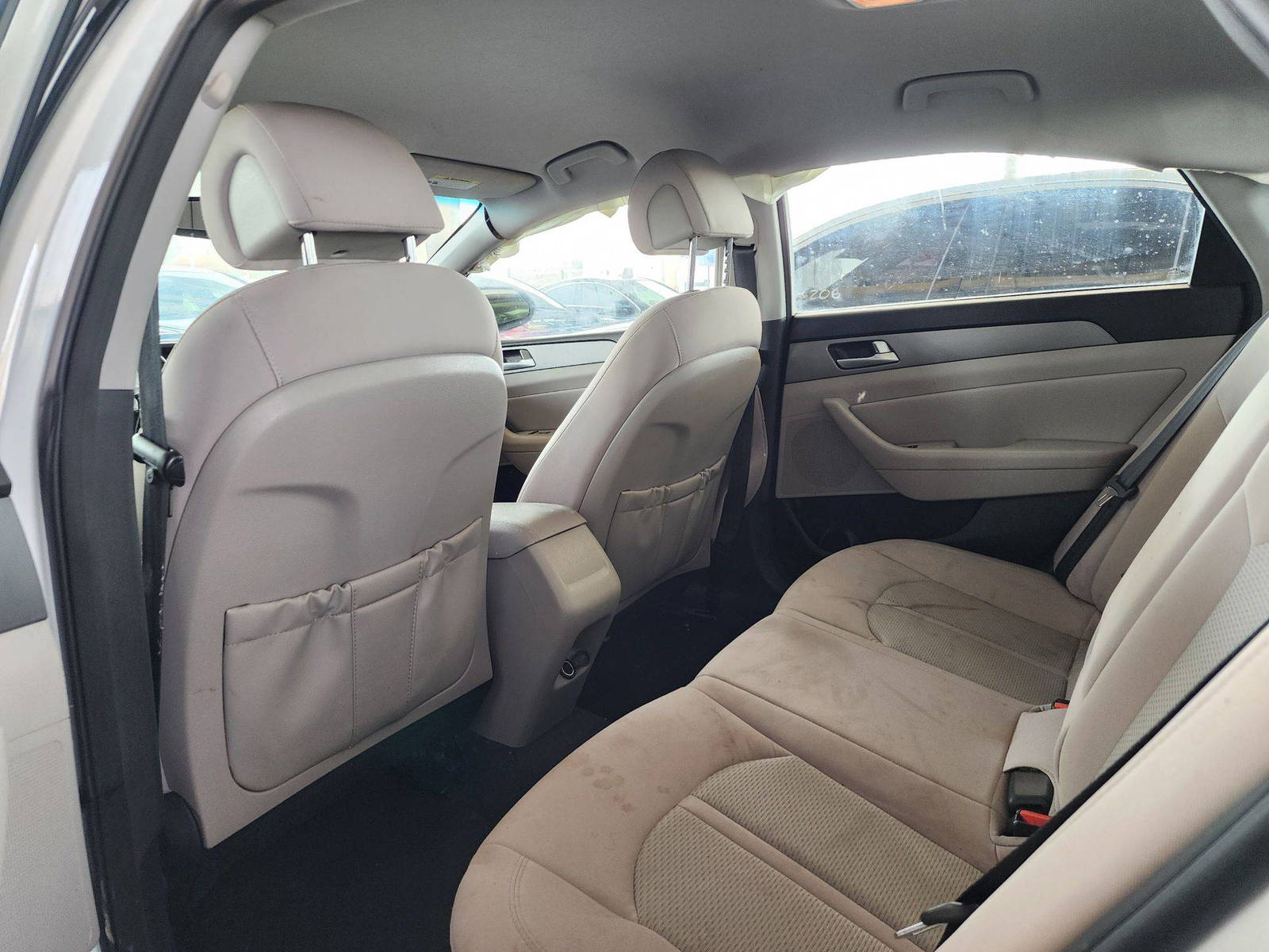 2015 HYUNDAI SONATA — 138449 Miles — Lot 47779 — Souq - Marhaba Auctions Used Cars - Image 6