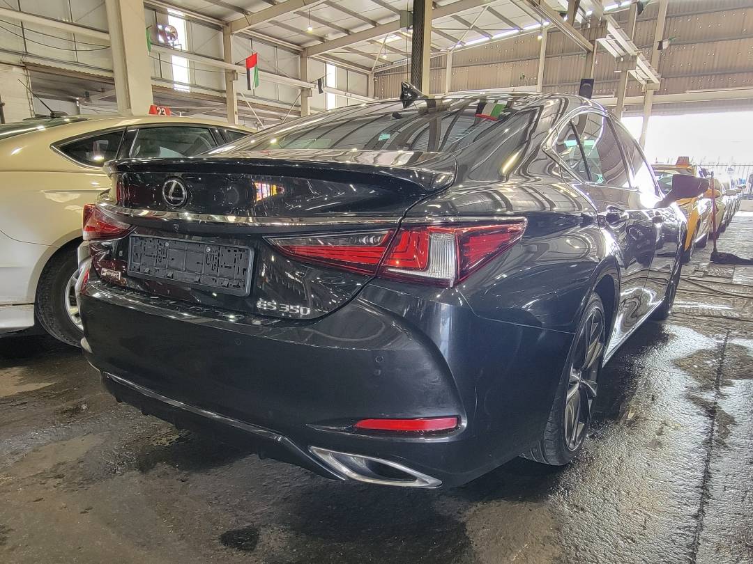 2019 LEXUS ES 350 — 24608 KM — Lot U048440 — Main - Marhaba Auctions Used Cars - Image 5