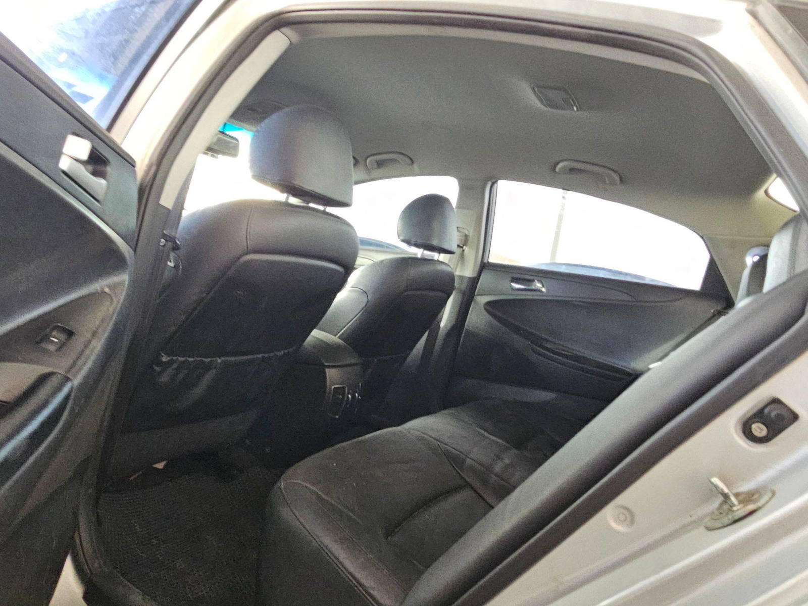 HYUNDAI SONATA 2011 - Marhaba Auction Used Cars - Image 6