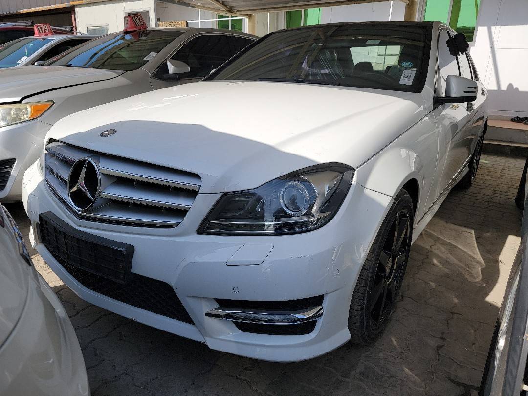 MERCEDES BENZ C200