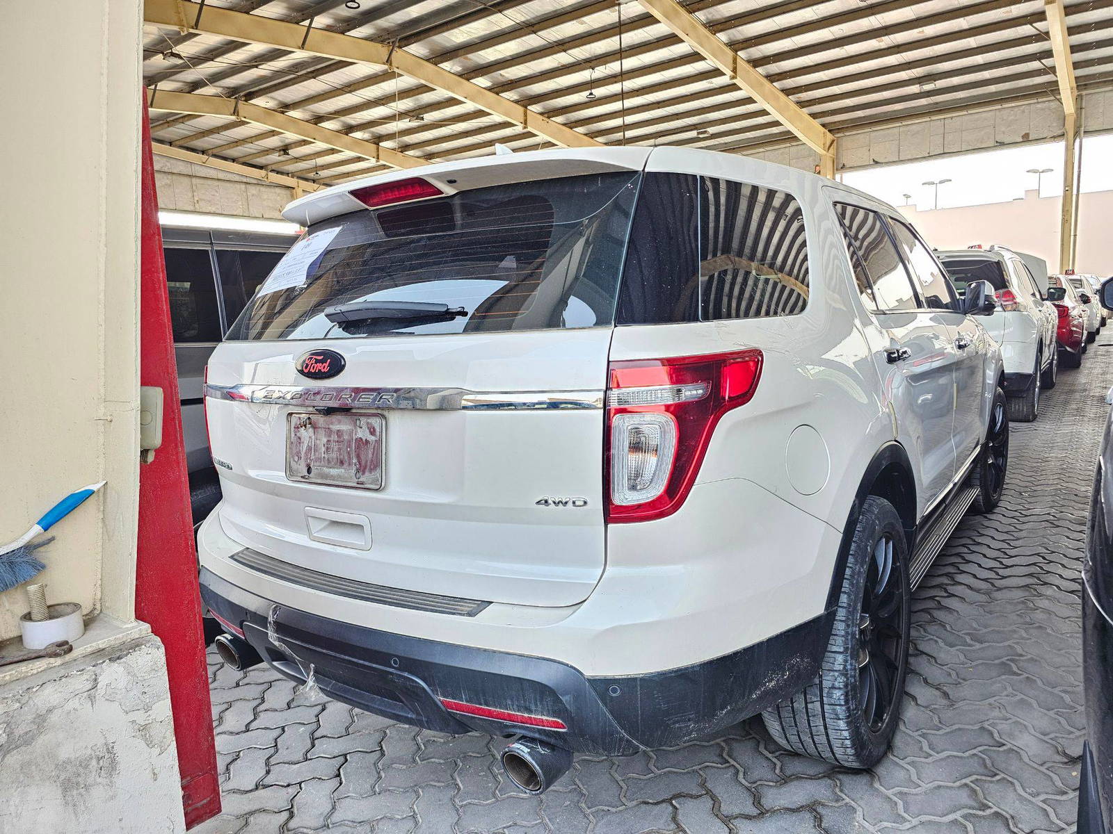 2011 FORD EXPLORER — 200089 KM — Lot 29035 — Souq - Marhaba Auctions Used Cars - Image 3