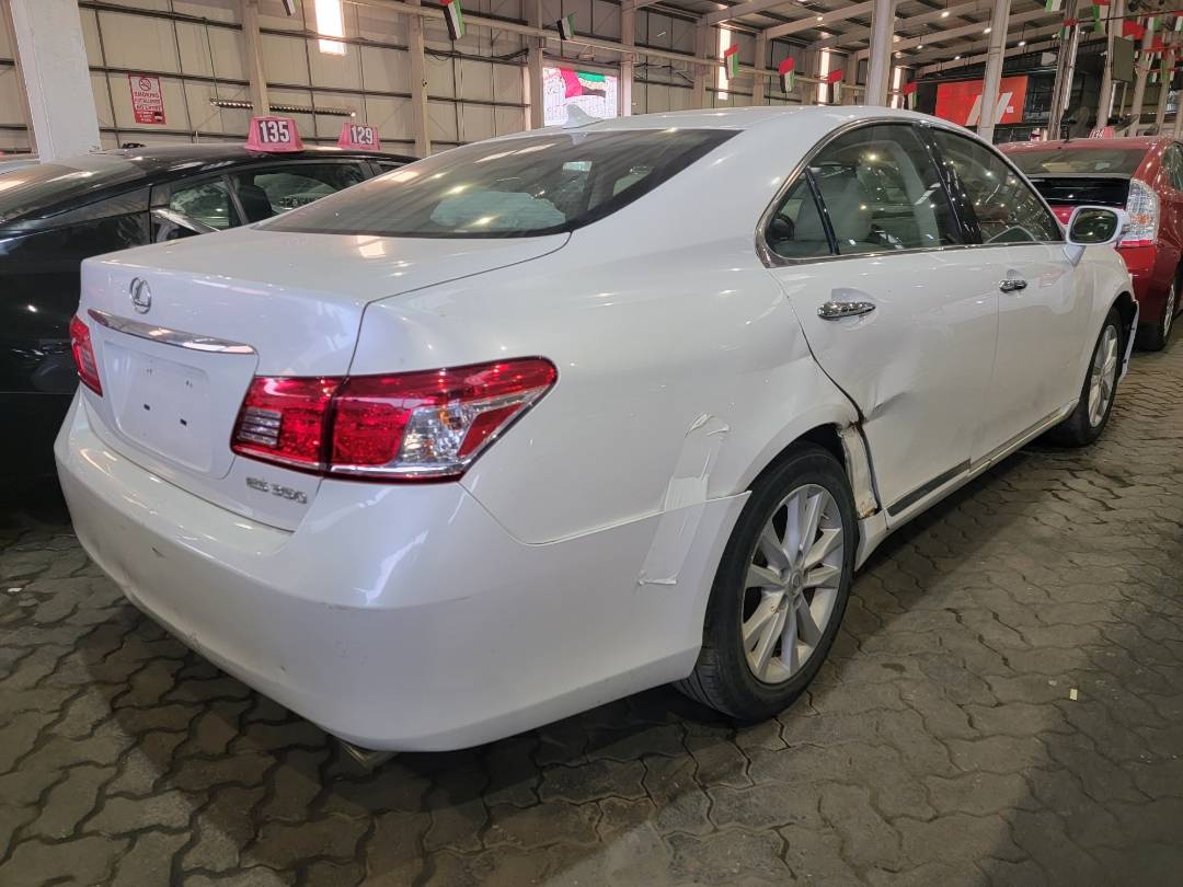2011 LEXUS ES 350 — 190717 Miles — Lot 2465013 — Main - Marhaba Auctions Used Cars - Image 3