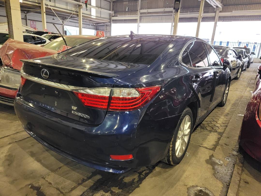 2013 LEXUS ES 300H — 175771 KM — Lot GG6D2001212 — Main - Marhaba Auctions Used Cars - Image 3