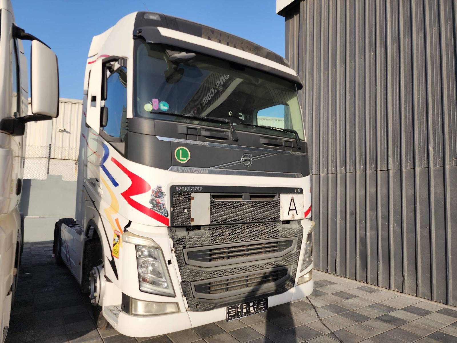 VOLVO FH-Series 2015 - Marhaba Auction Used Cars - Image 3